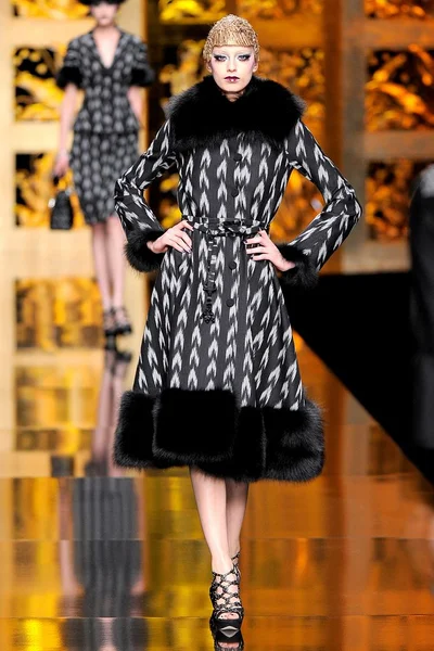 Look 2
